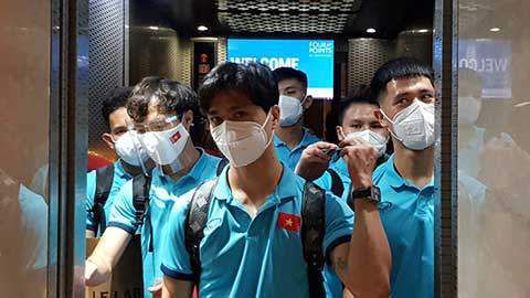 这一脆弱的平衡将重塑未来，并最终决定人类能否与史上最可怕生物共享这颗星球，并继续站在食物链的顶端